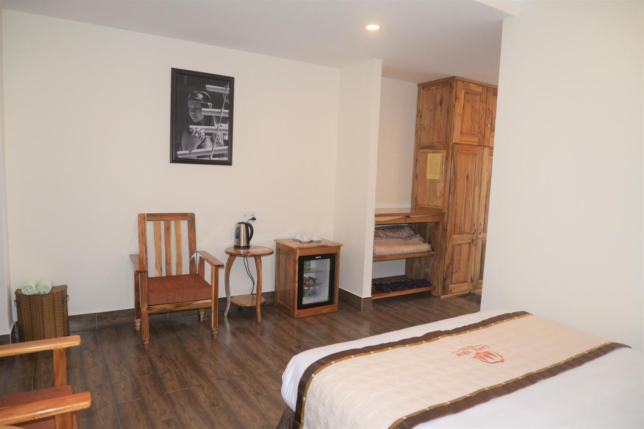 דה לאט Lake View Hotel מראה חיצוני תמונה