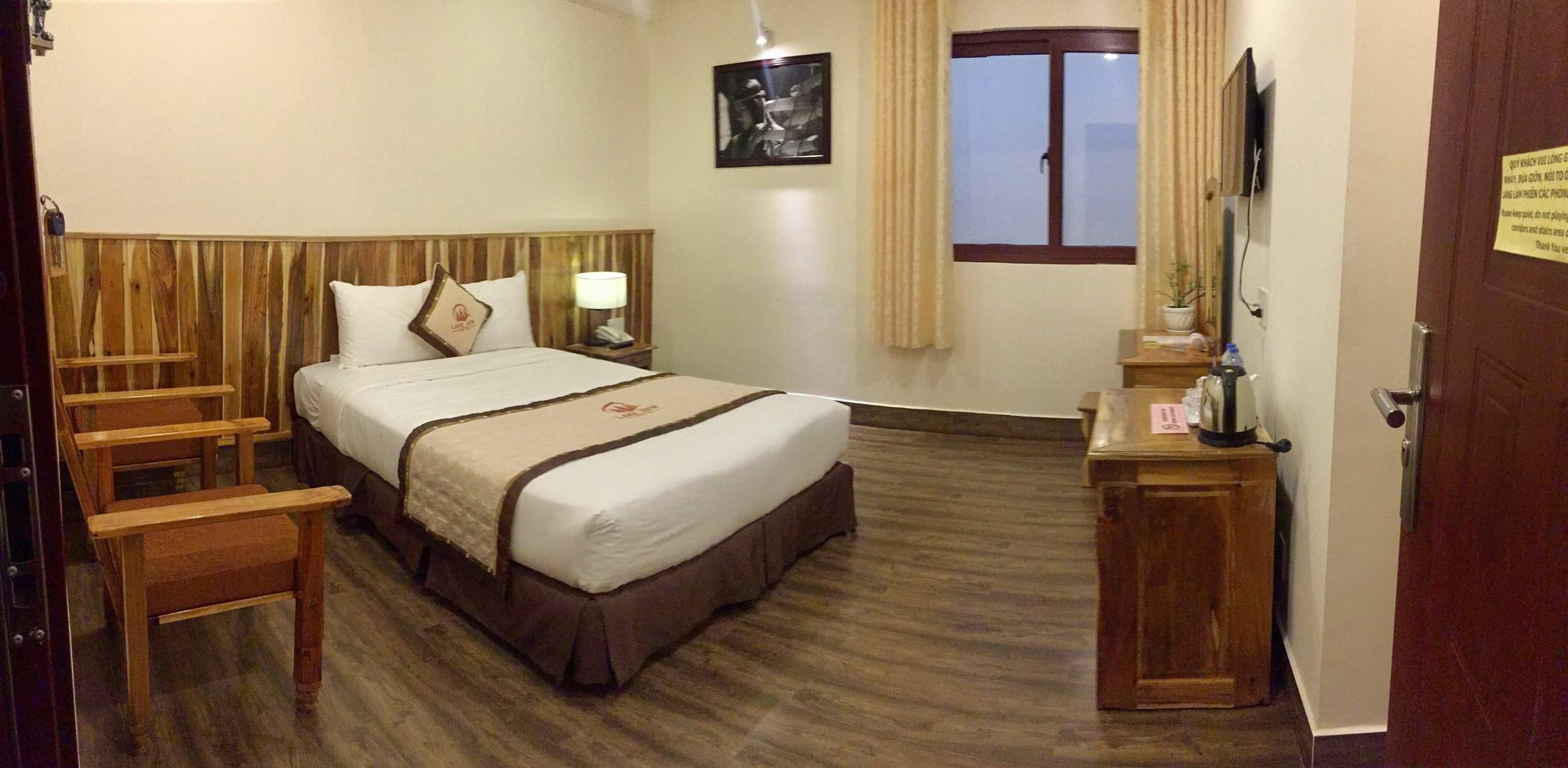 דה לאט Lake View Hotel מראה חיצוני תמונה